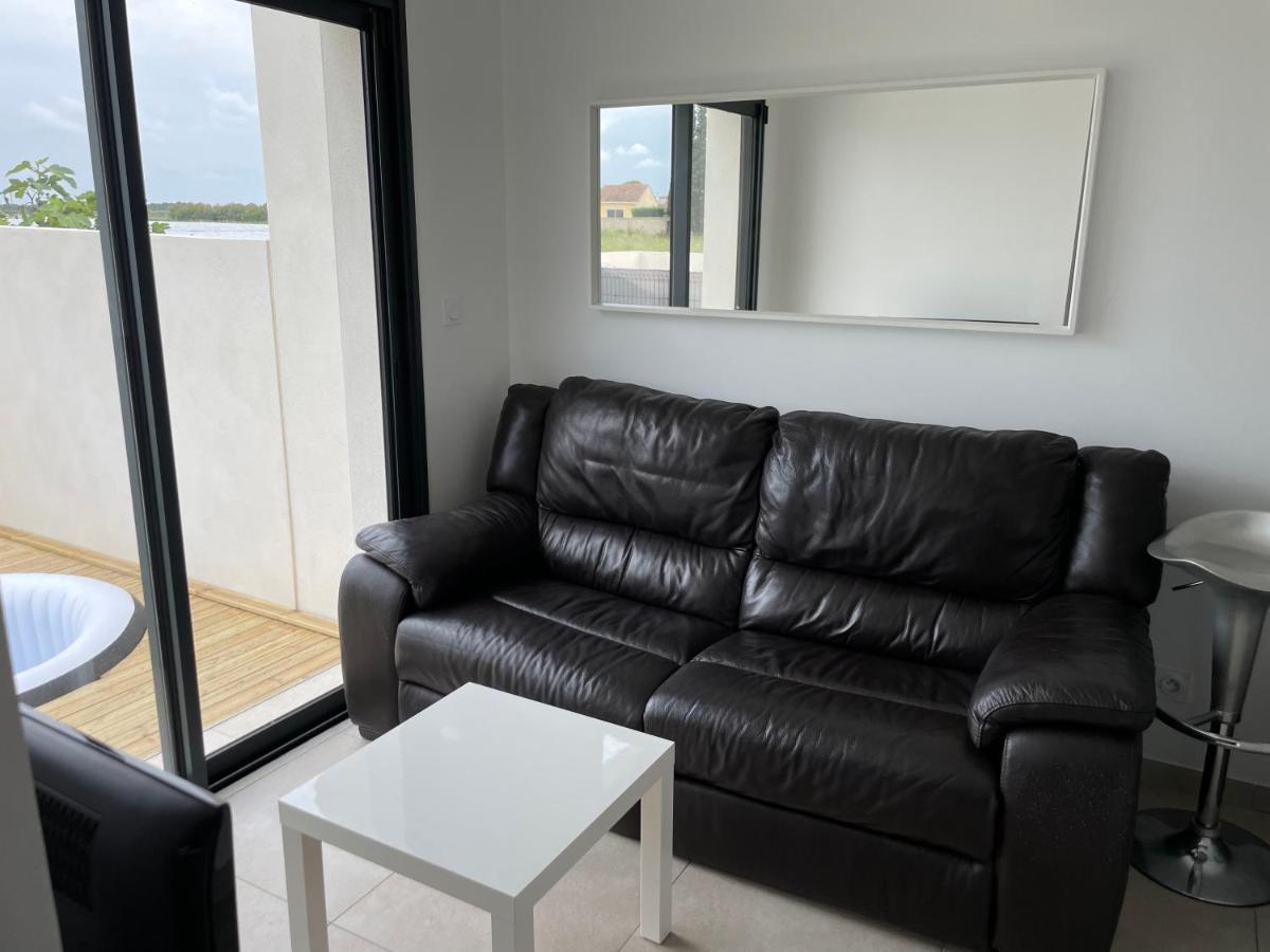 Appartement Avec Spa-Avril A Sept-Camargue 4 Personnes Saint-Laurent-dʼAigouze Exterior foto