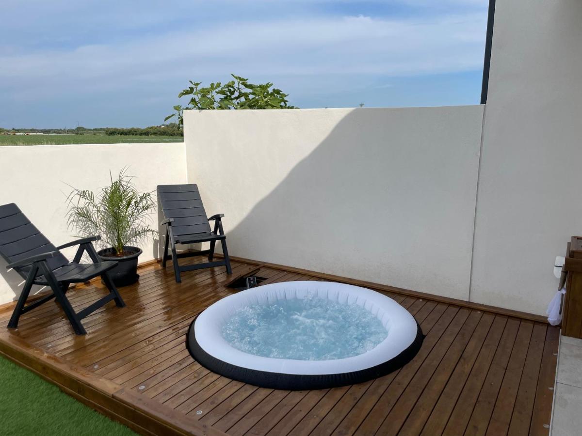 Appartement Avec Spa-Avril A Sept-Camargue 4 Personnes Saint-Laurent-dʼAigouze Exterior foto